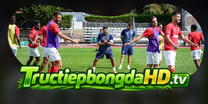 Santa Clara và Benfica khác biệt ở cách xử lý áp lực hai biên